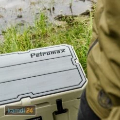 Petromax Haft-Auflage Für Kühlbox Kx50 Grau Mit Linien 10 Petromax Haft-Auflage Für Kühlbox Kx50 Grau Mit Linien -WEBER Verkäufe petromax haft auflage fuer kuehlbox kx50 grau mit linien 25242 m 4