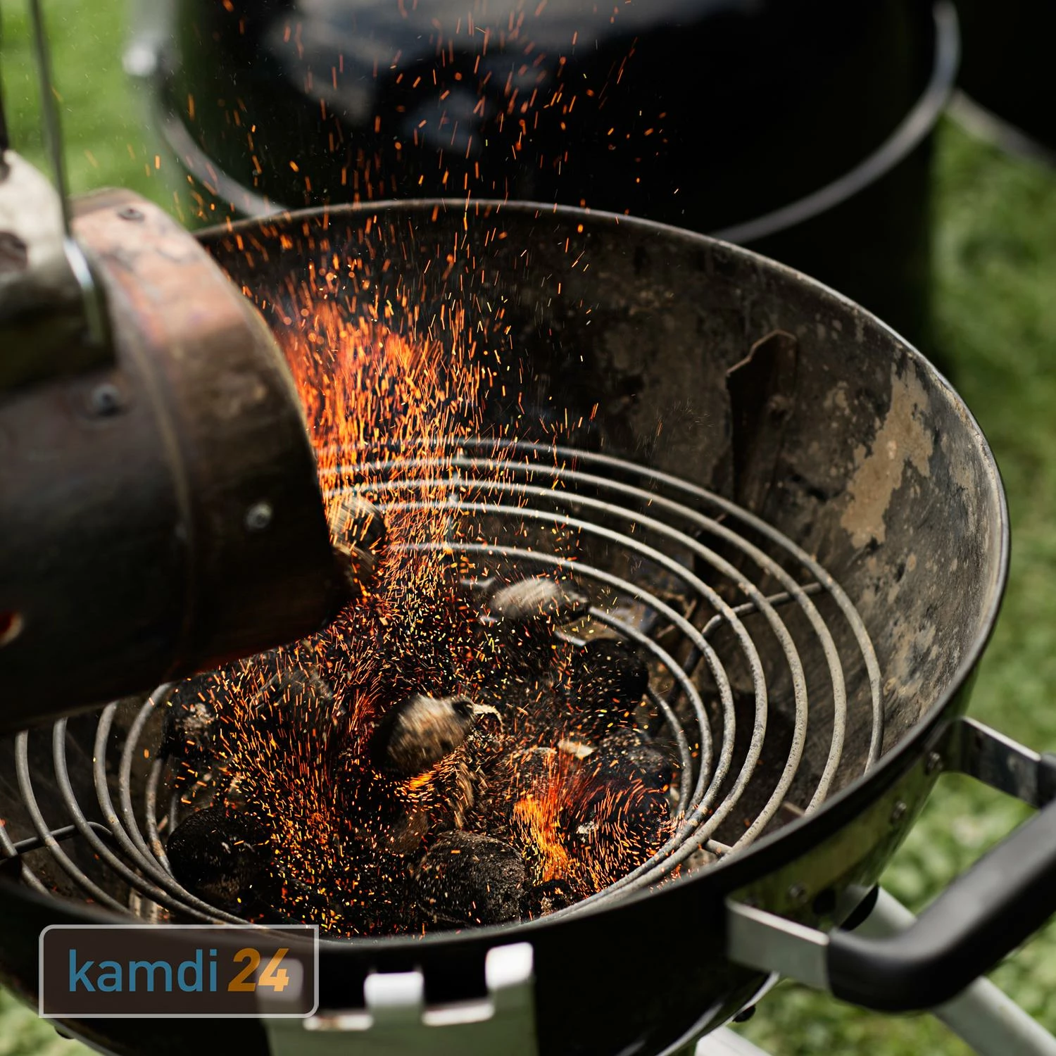 Rösle RÖSLE Anzündkamin Edelstahl + TOM COCO Grill-Kokoskohlebriketts 2er-Pack (6 Kg) 6 Rösle RÖSLE Anzündkamin Edelstahl + TOM COCO Grill-Kokoskohlebriketts 2er-Pack (6 Kg) – Bild 6